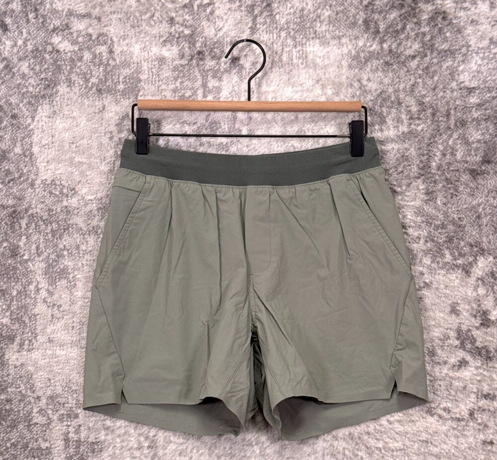 Ten Thousand Set Shorts Small Mens Green 5" Lined